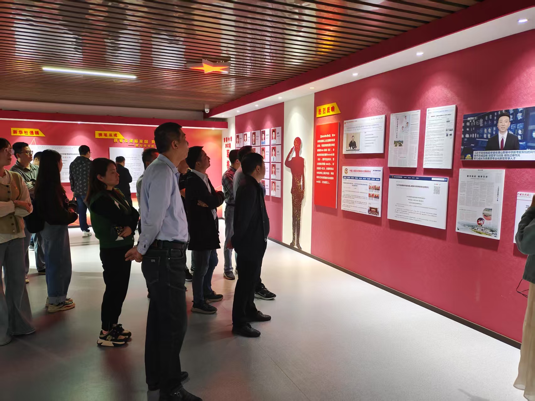 1745310599906034.jpg 5cc82f04a1d3739a64ebffdea2410c4.jpg